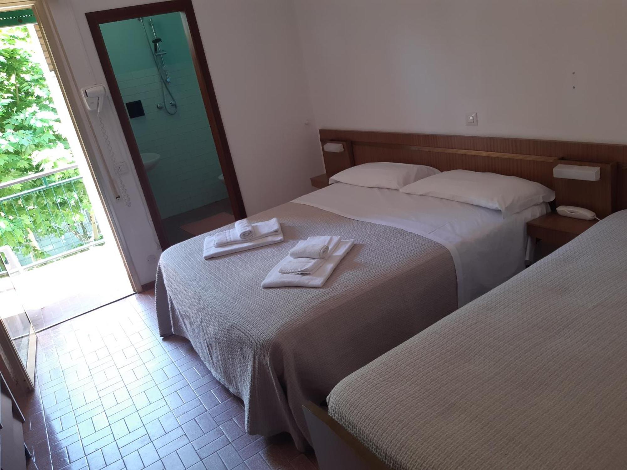 Hotel Bellevue Cesena Bagian luar foto