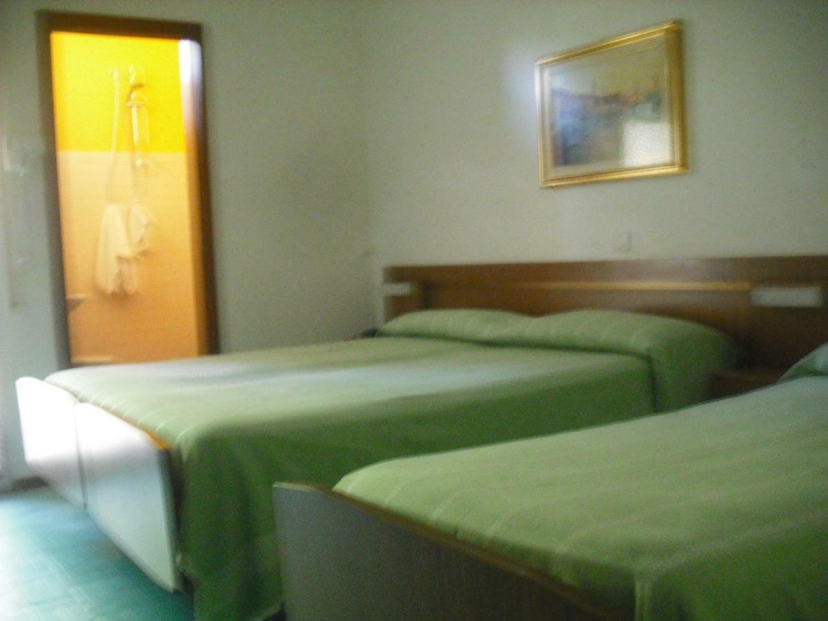 Hotel Bellevue Cesena Bagian luar foto